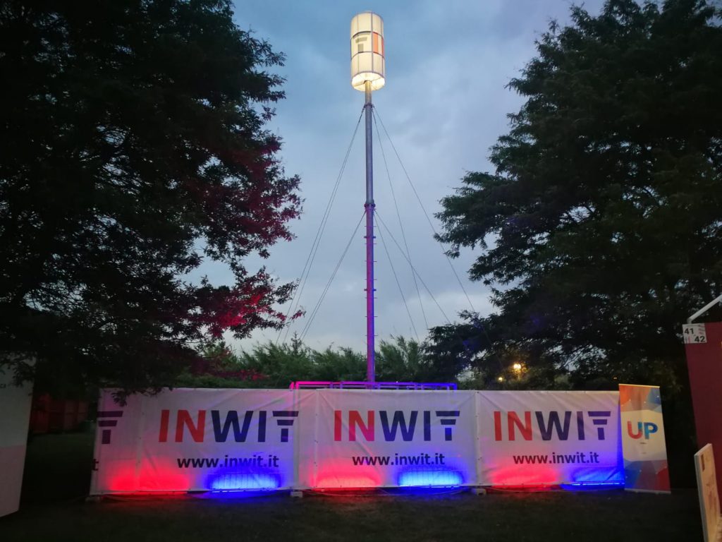 grande lanterna-torre installata da INWIT